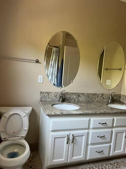 Luxury Half Acre Resort House Sacramento Сasa de vacaciones
